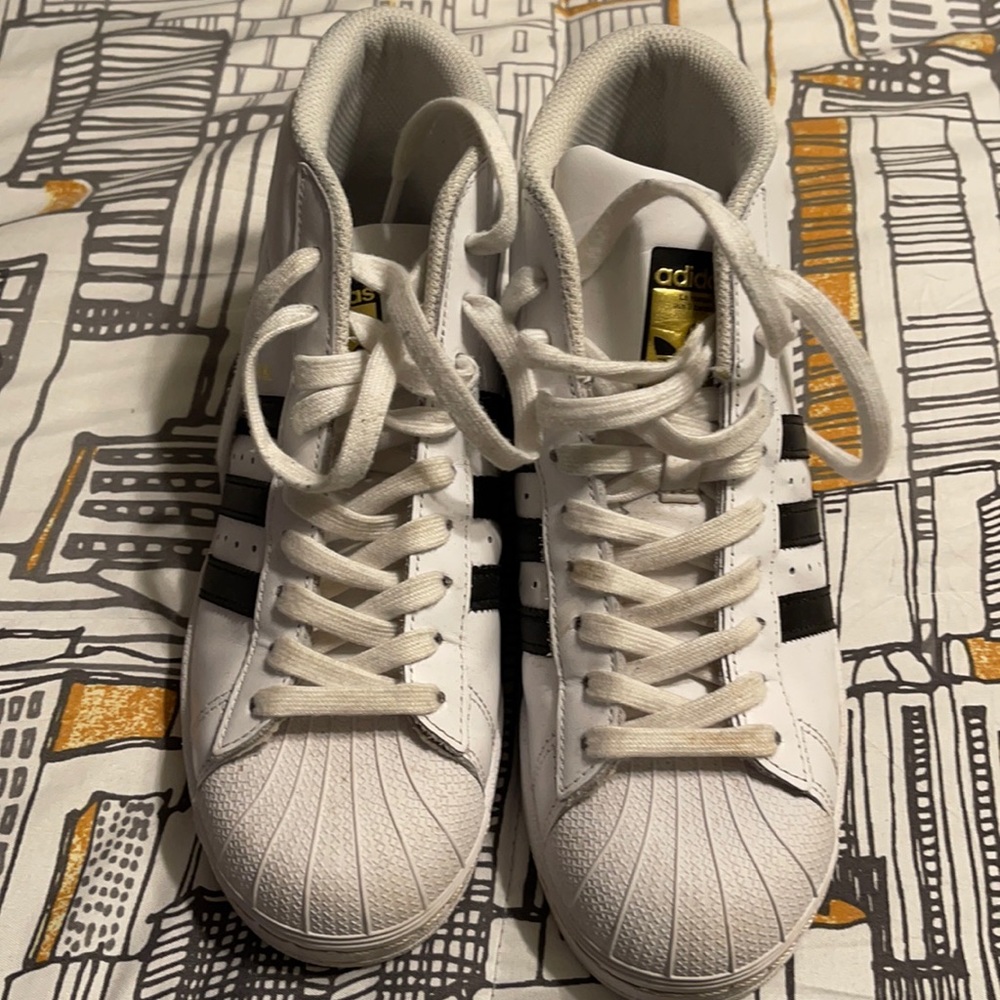 Boys youth Adidas shell toe